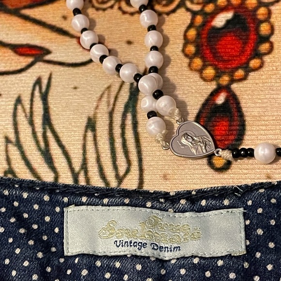 🫐ADORABLE POLKA-DOTED CUFFED DENIM SHORTS!🫐 - Picture 3 of 13